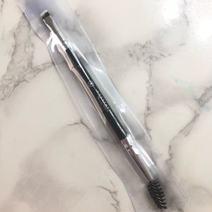 Anastasia Beverly Hills #12 brushes